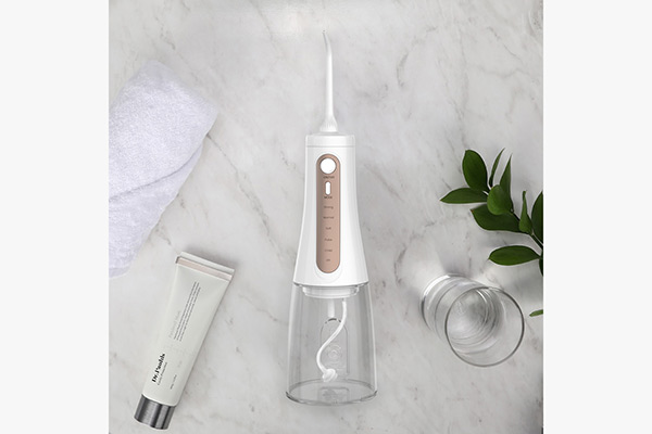 How to Clean Your Teeth At Home 如何在家清潔牙齒